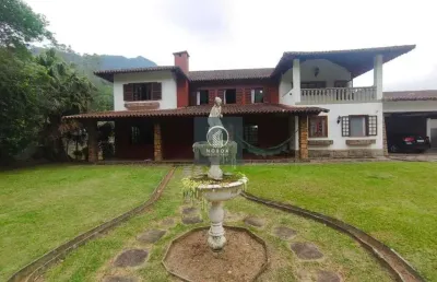 Casa em condomínio em carlos guinle, teresópolis/rj