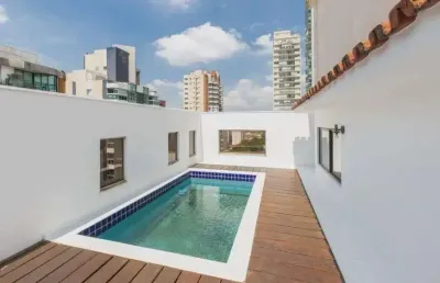 Duplex para venda possui 289 metros quadrados com 4 quartos em moema