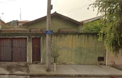 Casa à venda na Rua Inglaterra, 398, Jardim Raquel, Itapira