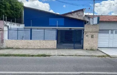 Casa à venda na Rua Dom Pedro I, 199, São José, Campina Grande
