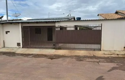 Casa com 3 quartos à venda na Rua São Pedro, 220, Setor Nordeste, Formosa