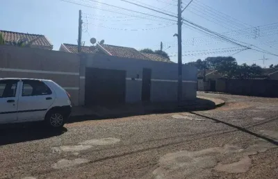 Casa com 3 quartos à venda na Avenida Santino Brianezi, 4, Jardim Santos Dumont II, Ourinhos