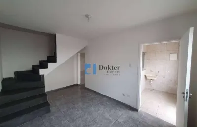 Sobrado em vila , com ambiente calmo e familiar,  sem cobrança de condomínio. com 2 dormitórios, localizado próximo a rua rio verde, freguesia do ó
