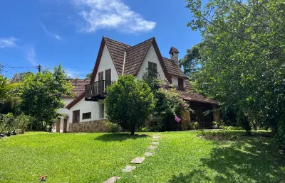 Casa na região serrana do rio de janeiro - condomínio weekend club