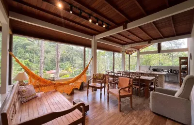 Casa com total privacidade em condomínio- teresópolis,