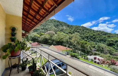 Casa com linda vista  próximo ao bairro do alto em teresópolis - rj