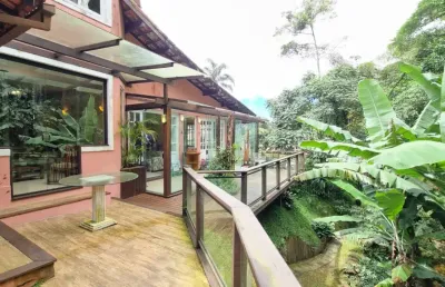 Casa no comary em condomínio de luxo – vista deslumbrante para a natureza!