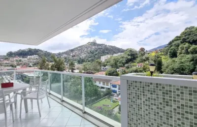 Apartamento amplo de 3 quartos , vista livre e andar alto no centro de teresópolis