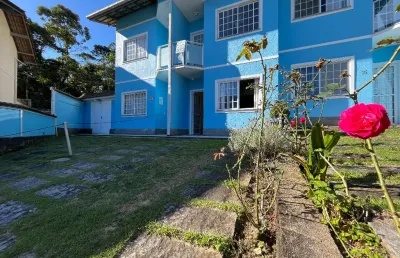 Casa com 2 quartos no comary com vista para o dedo de deus