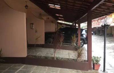 Casa próximo ao centro de teresópolis em condomínio com lazer completo
