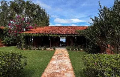 Lindo rancho a venda as margens da represa de furnas