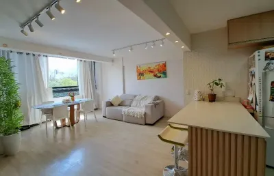 Apartamento 3 suítes, vazado, vista pro parque, varanda, 2 vagas, próximo ao metrô e comercio completo