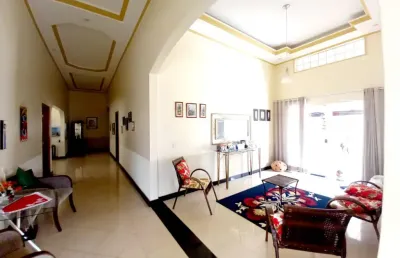 Vendo na rua 6 vicente pires, sobrado de fino acabamento, suítes com varandas, piscina, churrasqueira, condomínio alto padrão.