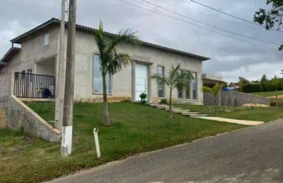 Casa com 3 dormitórios à venda, 327 m² por r$ 900.000 - condomínio village serra - araçoiaba da serra/sp