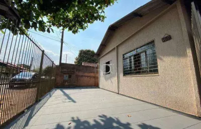 Casa com 3 quartos à venda na Rua Santa Apolônia, 169, Helena, Londrina