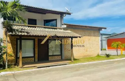 Bela casa com excelente hangar! suíte, localização privilegiada