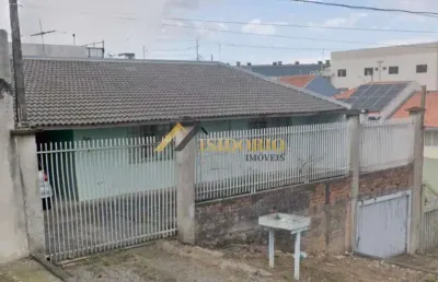 Ótima casa! amplo terreno, 03 qtos., 02 vagas de gar.