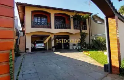 Bela casa! 374m² de área total, 03 qtos., suíte, sacada, lazer
