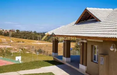 Amplo terreno! 303,75m² de área total, excelente condomínio
