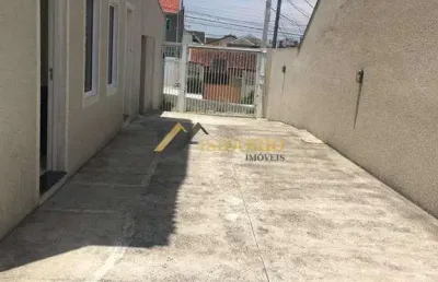 Belo sobrado!!! 03 qtos., suíte, acabamento impecável.