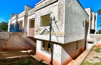 Excelente sobrado novo!!! 03 qtos., suíte, muito bem localizado