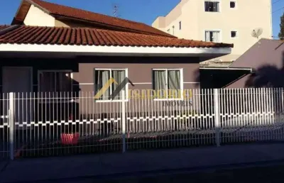 Casa de condomínio em paloma! 03 quartos, 02 vagas de garagem