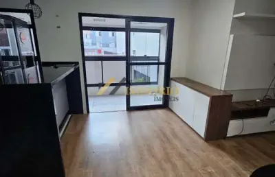 Apartamento no ahú! 02 quartos, sacada, churras, semi mobiliado