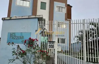 Apartamento todo reformado no atuba! 02 quartos, gar coberta