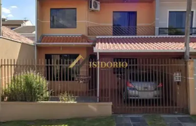 Excelente sobrado,03 qtos,suíte,sacada,churrasq.,bem localizado