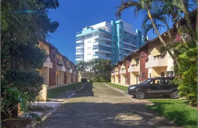 Casa em village com 2 suítes, 80m² por r$ 555.000 - maitinga - bertioga/sp