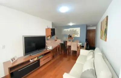 Apartamento localizado no ingá com 120m2 de área ,com 3 quartos sendo 1 suíte e 2 vagas.
