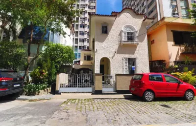 Raridade!casa  vila fechada miolo de icaraí com 3 quartos  sendo 1 suíte e 3 vagas. é 3 vagas