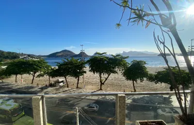 Avenida alberto francisco torres  com 3 quartos, 1 suíte, varanda com vista mar, vaga na escritura - icaraí, niteroí-rj apartamento com 3 quartos, sendo 1 suíte master, com 259 m², sala ampla dividida