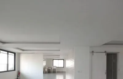 Excelente cobertura duplex,ampla ,composta de 3 quartos com 1 suíte,varanda ,churrasqueira e piscina.