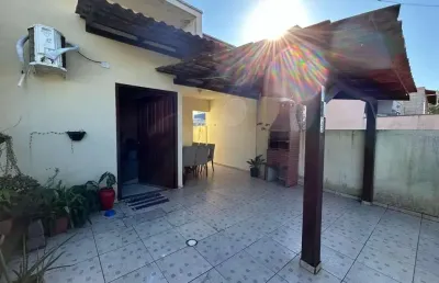 Casa para venda em balneário piçarras, itacolomi, 2 dormitórios, 1 banheiro, 1 vaga