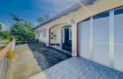Casa para venda em barra velha, itajuba, 3 dormitórios, 1 suíte, 2 banheiros, 1 vaga