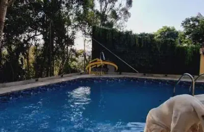Casa em condomínio fechado, barueri, com 3 dormitórios, sendo 1 suíte máster, 4 vagas de garagens, piscina.