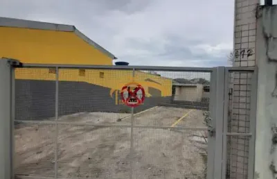 Prédio comercial com 6 salas e estacionamento para 10 carros, perto do centro de osasco