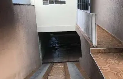 Casa em terreno inteiro no jardim santo antônio 250 metros - 3 casas - ótimo para investimento!