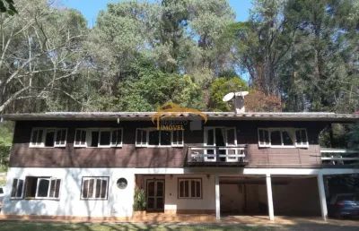 Sítio encantador com nascentes, represas e lazer completo