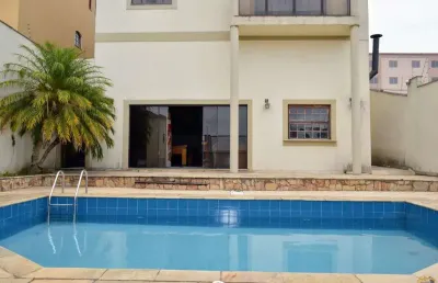 Sobrado venda city bussocaba, 4 dormitórios, sendo 2 suítes, piscina, salão de festas e jogos, 6 vagas de garagem.