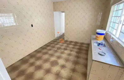 Casa com 2 quartos para alugar na Rua Lopes da Costa, 902, Chácara São João, São Paulo