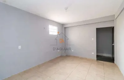 Casa para locação no parque edu chaves com dois quartos, sala, cozinha e banheiro