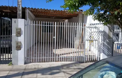 Bela casa usada , com garagem coberta e churrasqueira localizada no campo do santana