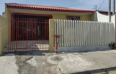 Excelente casa 03 quartos com ótimo espaço de terreno  e localização