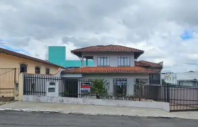 Casa com 3 quartos à venda na rua roberto lampe, 44, centro, rio negrinho, 293 m2 por r$ 920.000