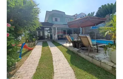 Excelente casa em condomínio tradicional  , localizado  na estrada de jacarépagua