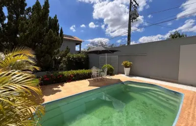 Casa com 2 pavimento e piscina na regiao do bairro nossa senhora da conceiçao em divinopolis mg