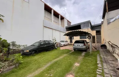Casa em bom estado na regiao do bairro santo antonio em divinopolis mg