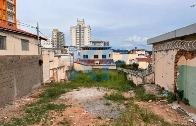 Terreno à venda no centro de divinópolis-mg: infraestrutura completa, rua asfaltada e vizinhança tranquila!